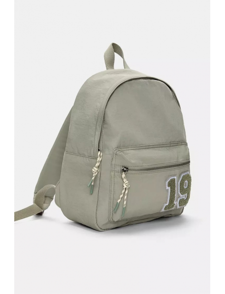 Naylon yama detaylı sırt çantası