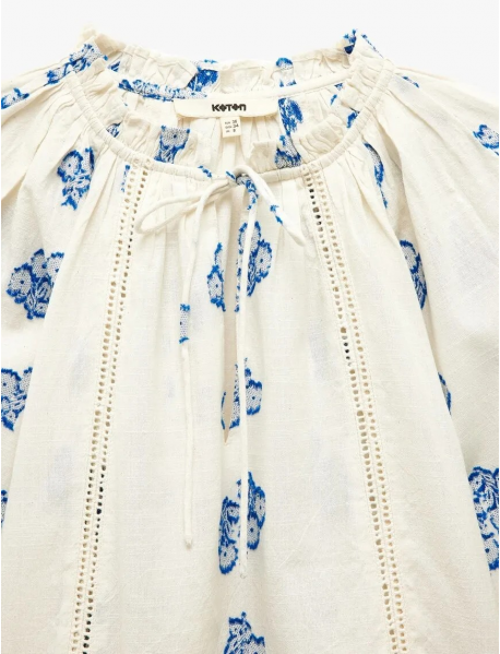 Pamuklu Bağlamalı Yaka Uzun Balon Kollu Fistolu Çiçekli Bluz